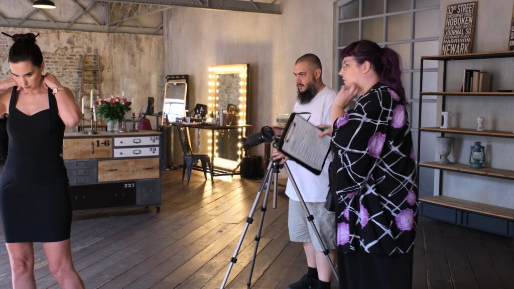 Sul set durante le riprese del video teaser