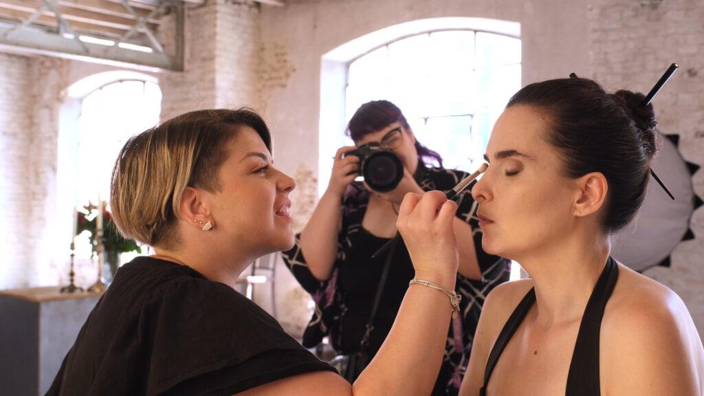 Silvia Calenic, Paola Saia e Paola Fiorido sul set del video teaser
